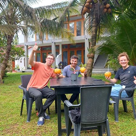 Hotel New Ocean Breeze Madiha Matara Esterno foto