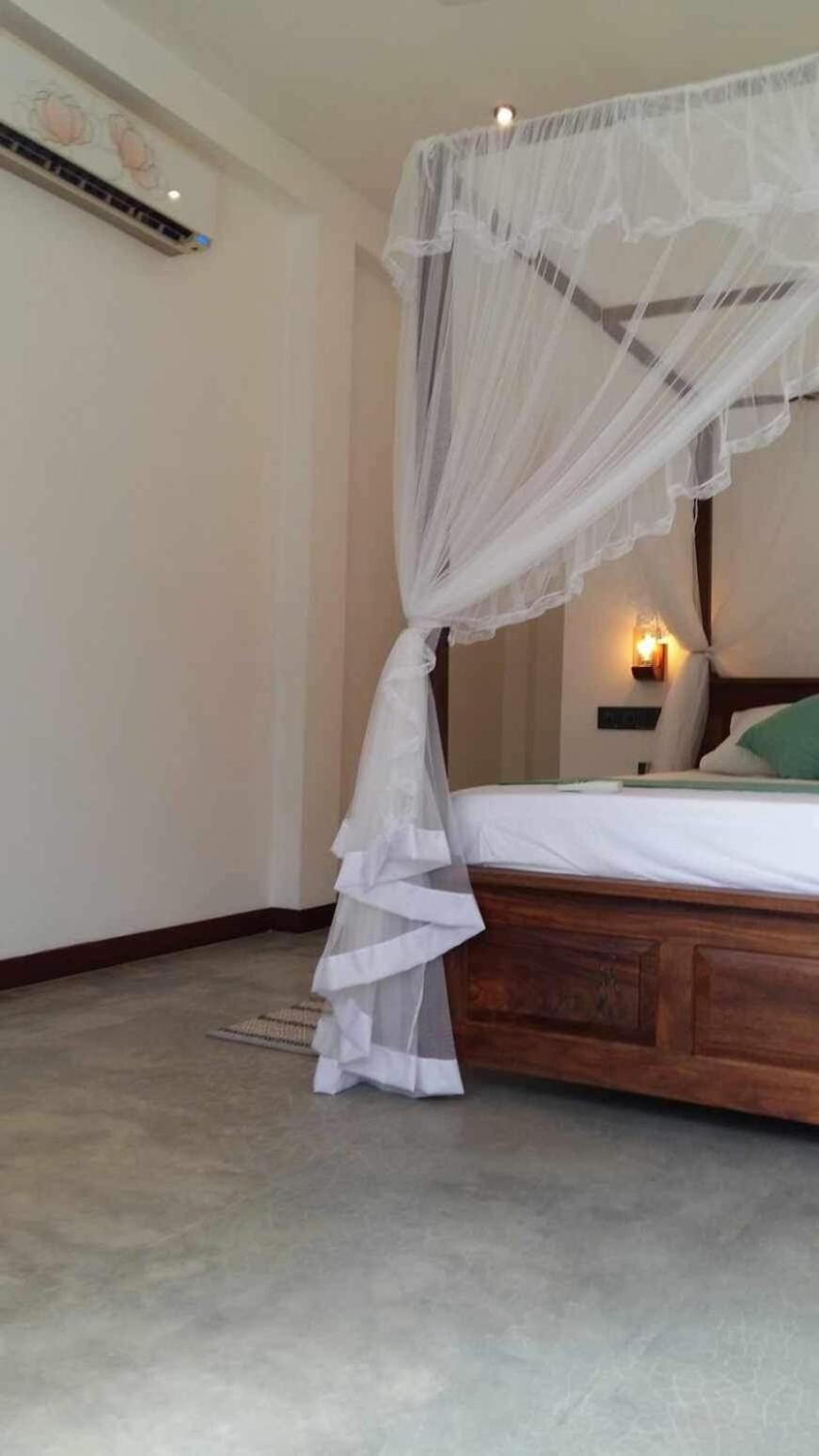 Hotel New Ocean Breeze Madiha Matara Esterno foto