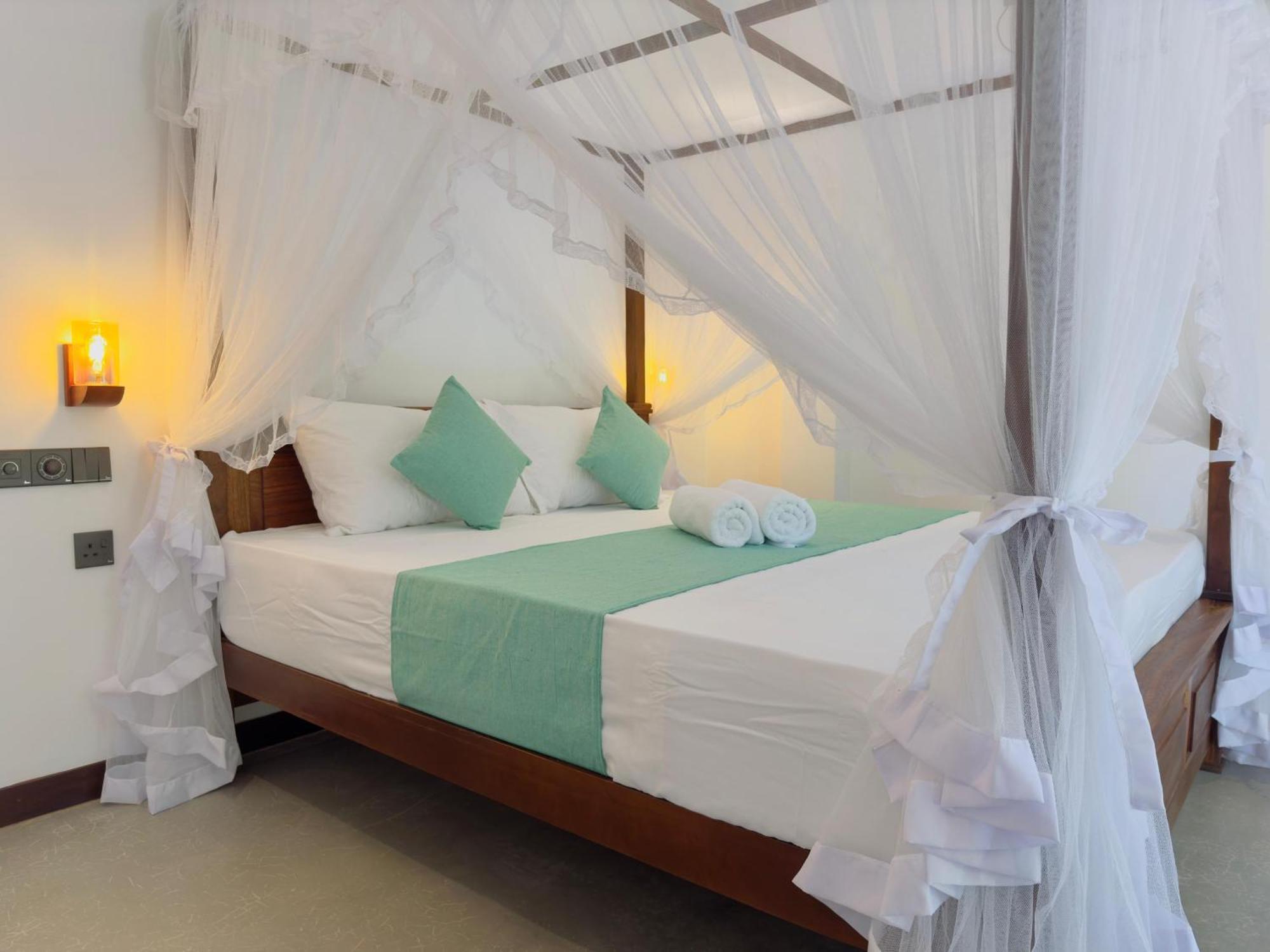 Hotel New Ocean Breeze Madiha Matara Esterno foto