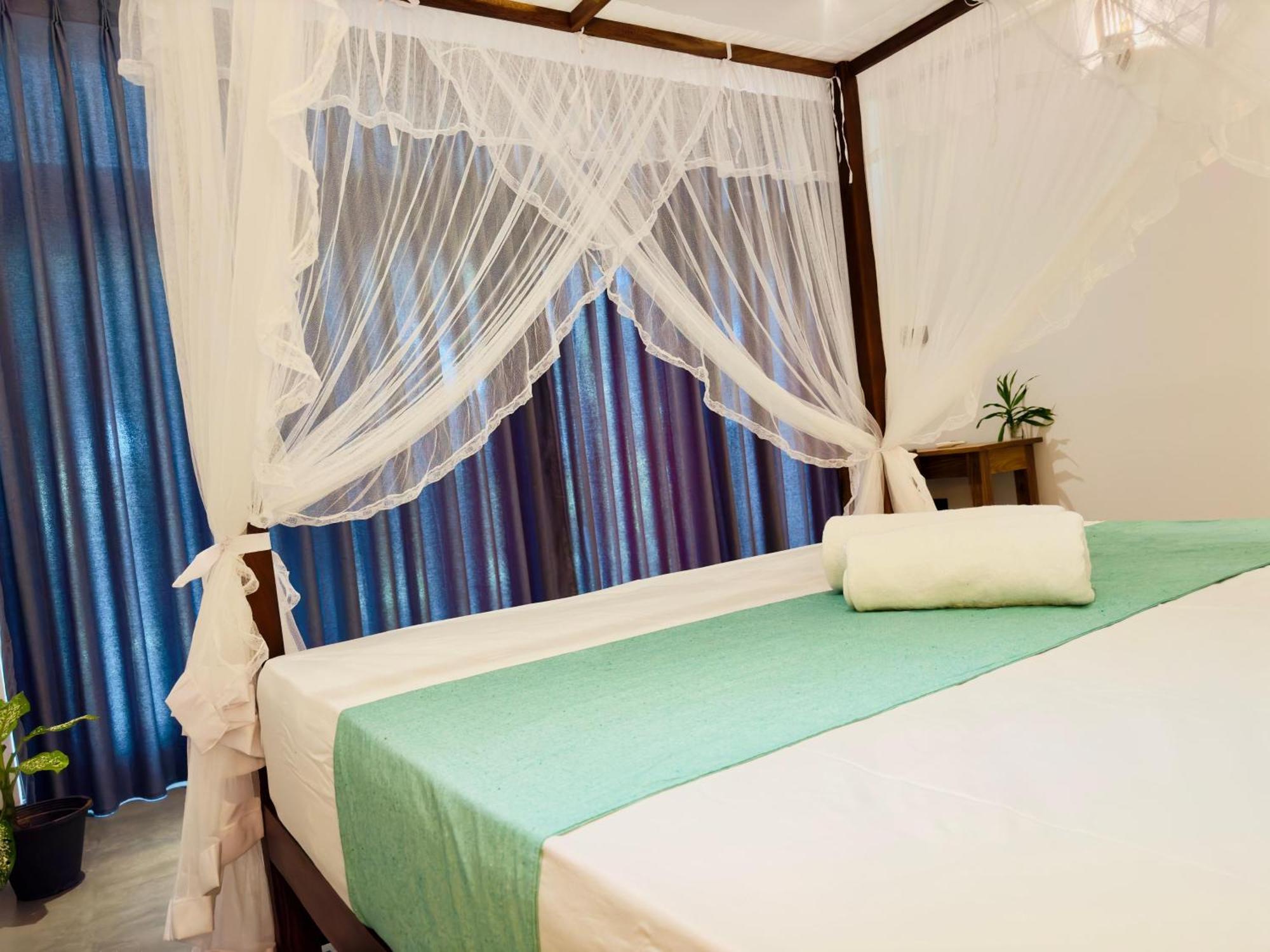 Hotel New Ocean Breeze Madiha Matara Esterno foto