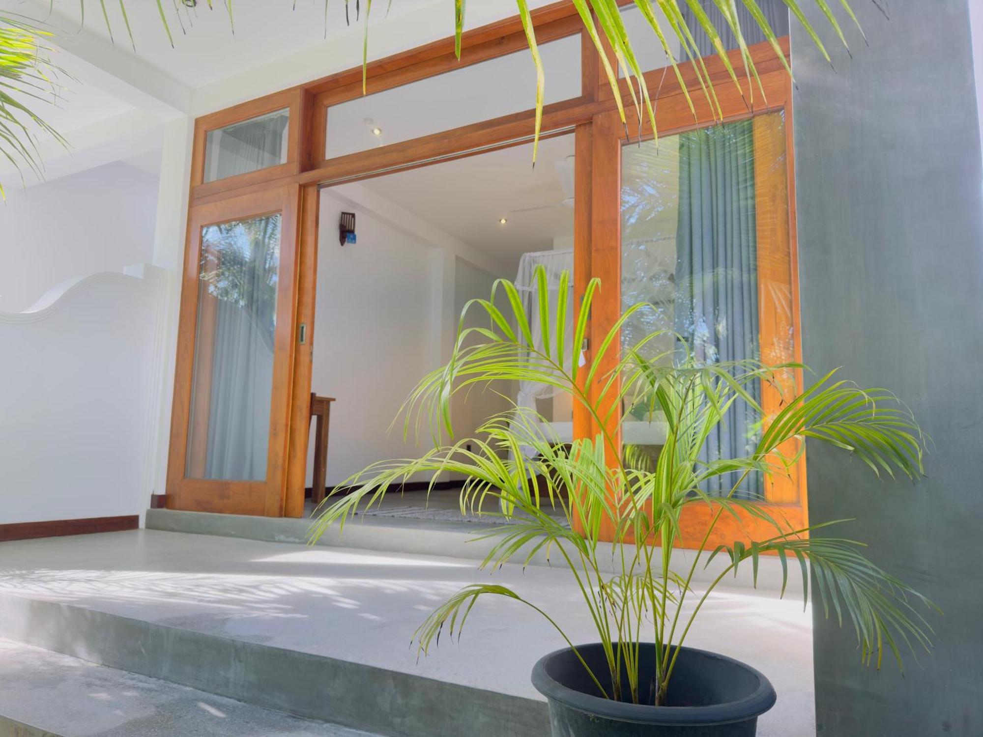 Hotel New Ocean Breeze Madiha Matara Esterno foto